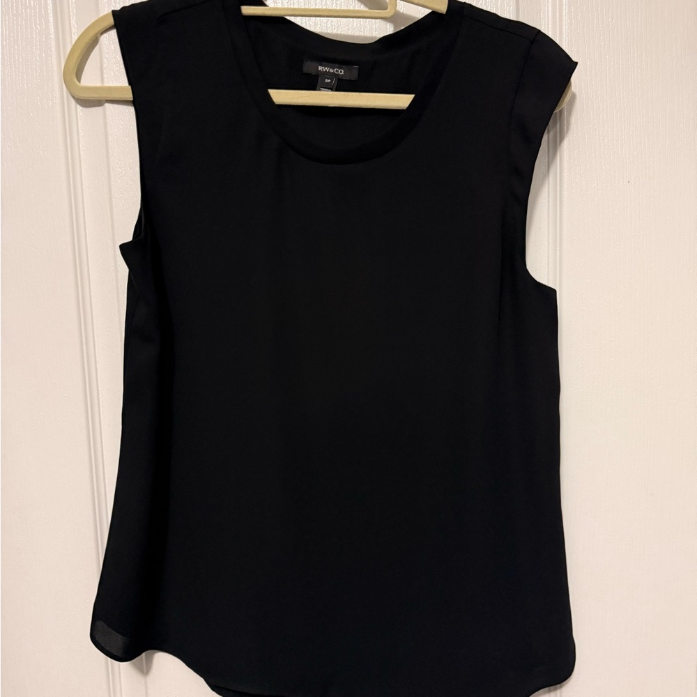 RW&CO. Black Sleeveless Blouse